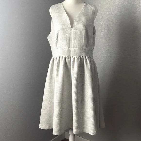 1901 | Fit and Flare Dress - Picture 1 of 5